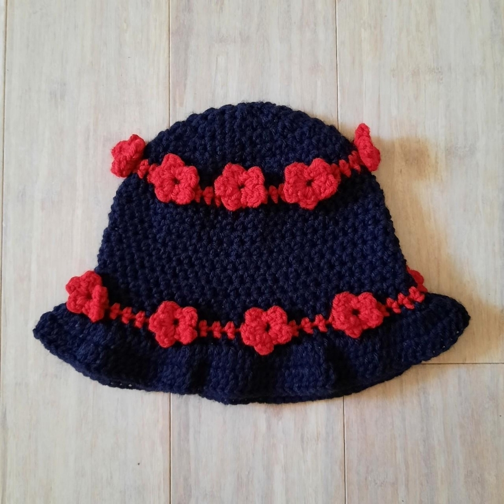 Crochet Flower Crown Bucket Hat (black, red)